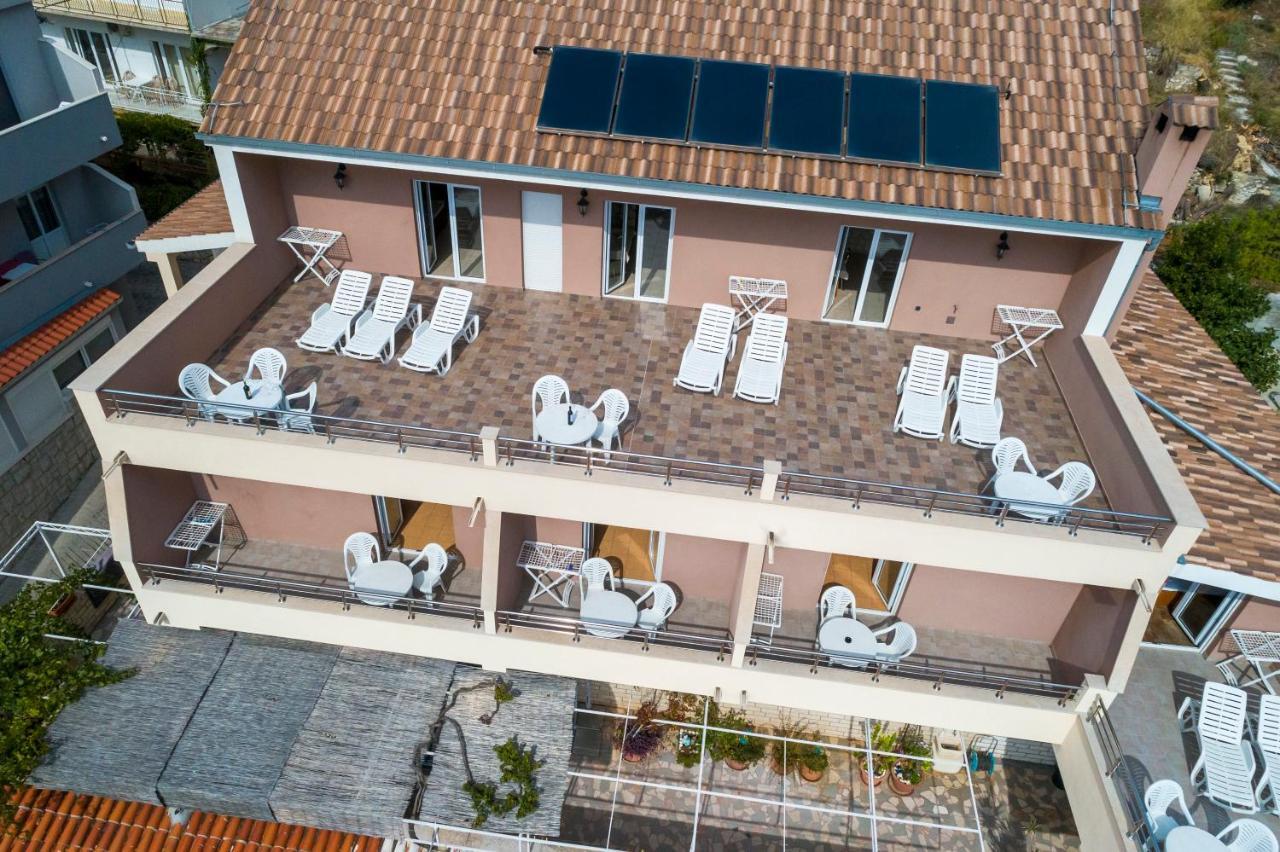 Dalmacija Bed & Breakfast Omis Exterior photo