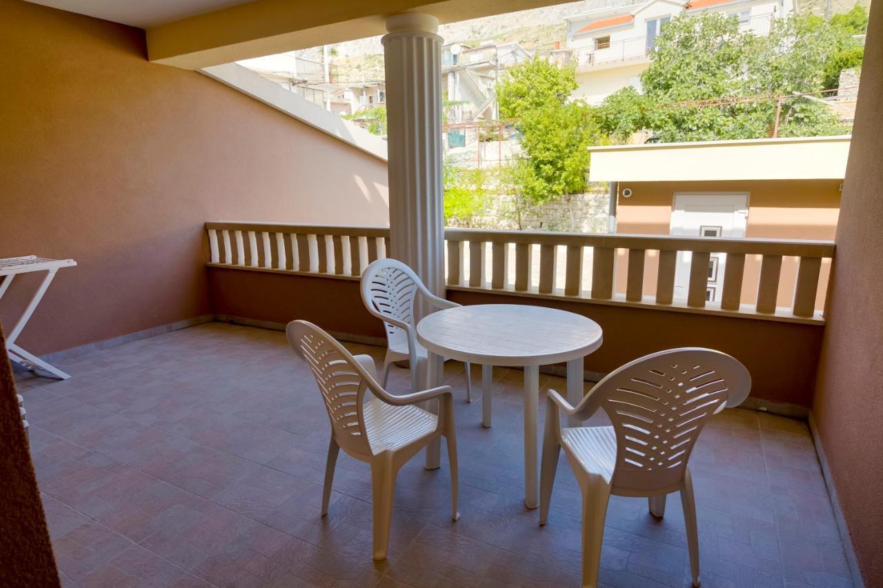 Dalmacija Bed & Breakfast Omis Exterior photo