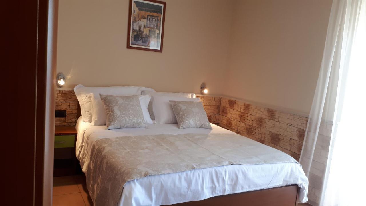 Dalmacija Bed & Breakfast Omis Exterior photo